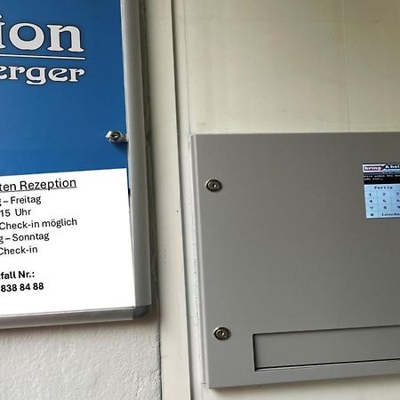 Pension Zum Lichtenberger Berlin Eksteriør billede
